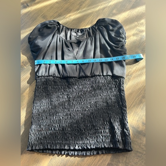 Blouse with short puffy sleeves by Luxury Collection - Picture 2 of 8